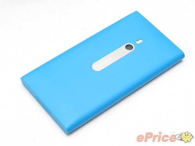 //timgm.eprice.com.hk/hk/mobile/img/2011-12/22/45457/keithyim_3_Nokia-Lumia-800_5a78be8e2dc51334030b98cb2b7dbaee.JPG