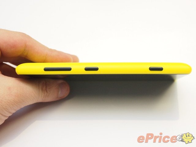 型薄機身 x 大光圈！Nokia Lumia 720 實機試