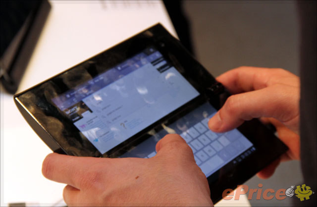 雙芒摺機平板試玩　Sony Tablet P