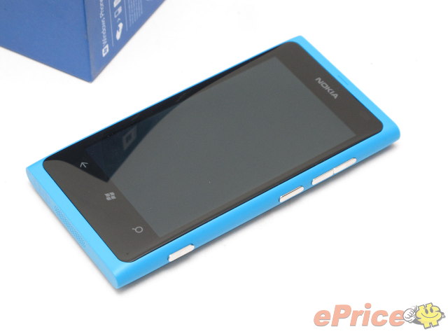 //timgm.eprice.com.hk/hk/mobile/img/2011-12/22/45457/keithyim_3_Nokia-Lumia-800_73b39a5c9eb999bd5b464721840257c7.JPG