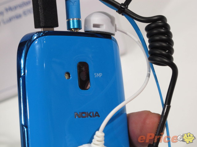//timgm.eprice.com.hk/hk/mobile/img/2012-02/27/46352/keithyim_3_Nokia-Lumia-601_5932e674e15c88d20d56e34d3f6262d9.JPG