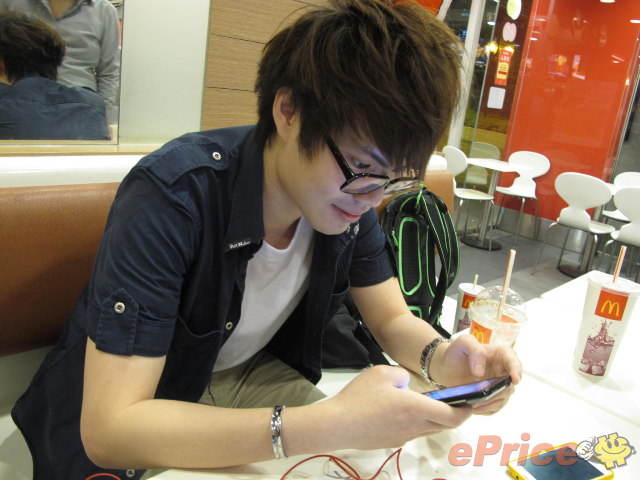 //timgm.eprice.com.hk/hk/mobile/img/2012-05/16/47062/keithyim_3_3151_cbd6815c1dc27d0b186cb2630fee1e17.JPG