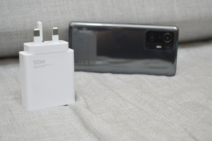 快到嚇親！Xiaomi 11T Pro 快速充電K.O. 兩大手機品牌實錄-ePrice.HK