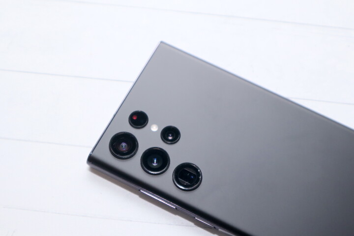 攝力比拼 iPhone 13 Pro Max！三星 S22 Ultra 開箱評測：性能、續航、相機