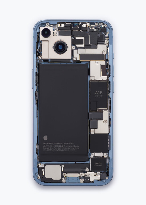 Apple-recycled-materials-iPhone-14-internal_inline.jpg.large_2x.jpg