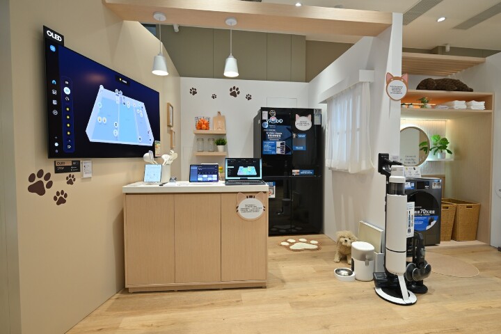_Paw-fect Living with Samsung_ AIRSIDE SES Pop Up_Kitchen.JPG