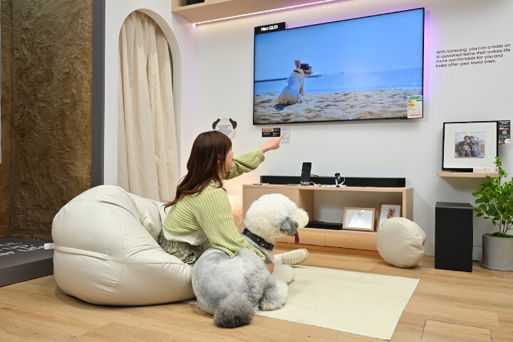 _Paw-fect Living with Samsung_ AIRSIDE Samsung Experience Store Pop Up_Living Room.JPG