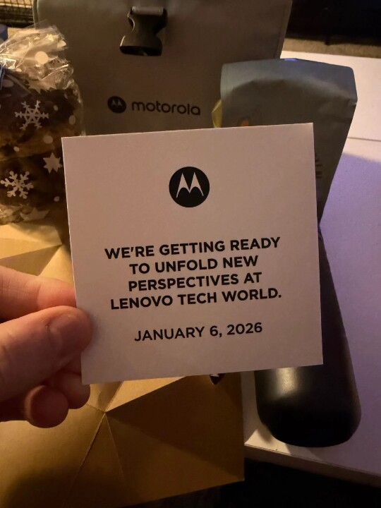 Motorola-book-style-foldable-teaser-1-2.jpeg
