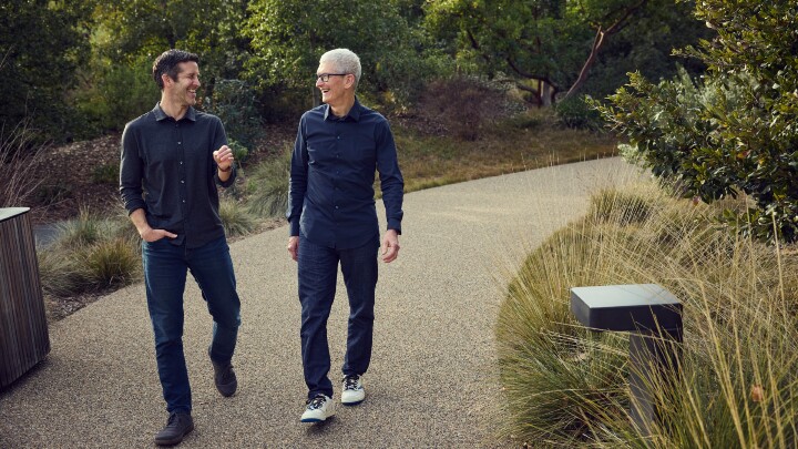 Apple-John-Ternus-Tim-Cook_Full-Bleed-Image.jpg.xlarge_2x.jpg Apple-John-Ternus-Tim-Cook_Full-Bleed-Image.jpg.xlarge_2x.jpg