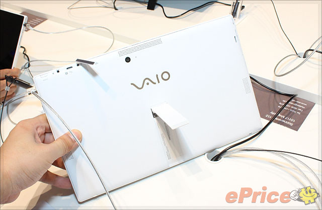 無線鍵盤磁力合體　Sony VAIO Tap 11 試玩