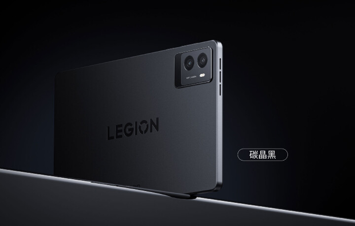 Lenovo legion Y700⁣ 2025⁢ in hand