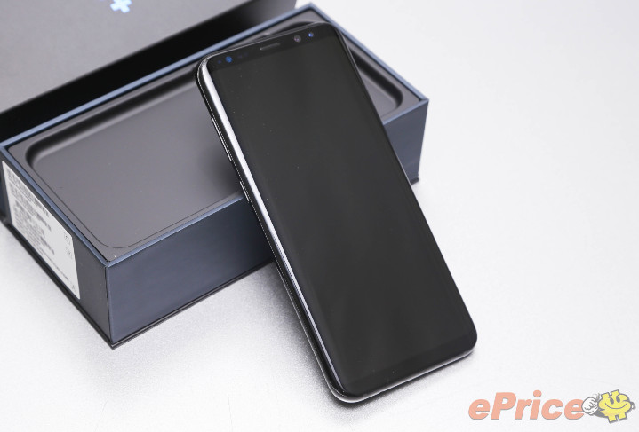 三星 Galaxy S8+ 晶墨黑外觀寫真、S7 Edge 同台比拚電力 三星 Galaxy S8+ 晶墨黑外觀寫真、S7 Edge 同台比拚電力