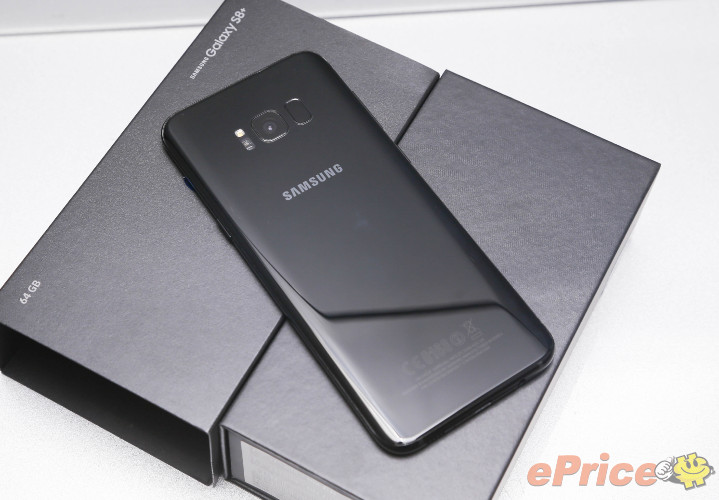 三星 Galaxy S8+ 晶墨黑外觀寫真、S7 Edge 同台比拚電力 三星 Galaxy S8+ 晶墨黑外觀寫真、S7 Edge 同台比拚電力