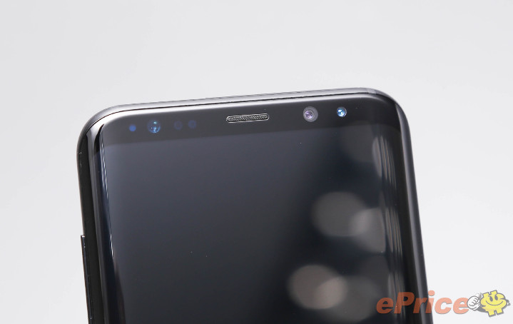 三星 Galaxy S8+ 晶墨黑外觀寫真、S7 Edge 同台比拚電力 三星 Galaxy S8+ 晶墨黑外觀寫真、S7 Edge 同台比拚電力