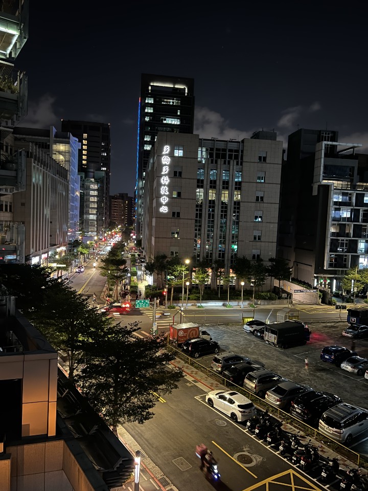 07-iPhone 13 Pro Max 1X夜景模式.JPG