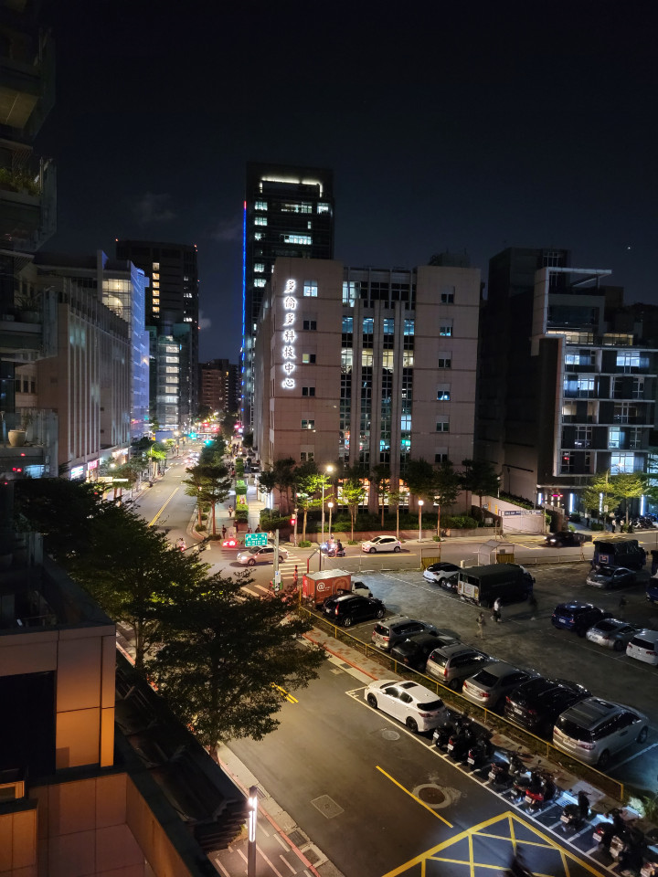 02-S21 Ultra 1X夜拍.jpg