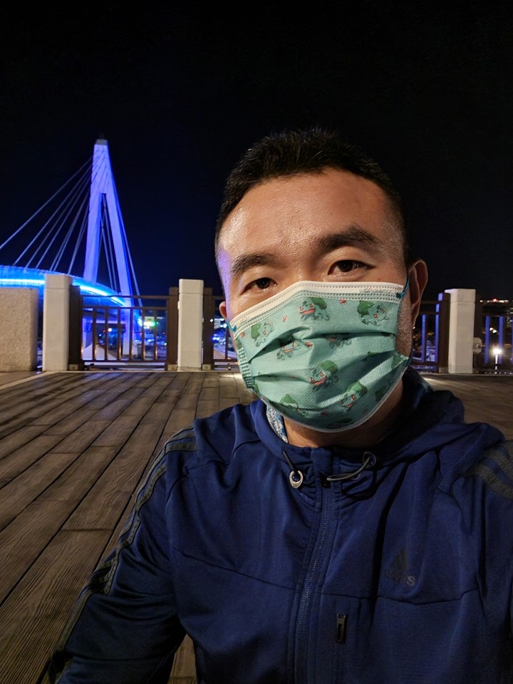 S21 Ultra 自拍夜景模式